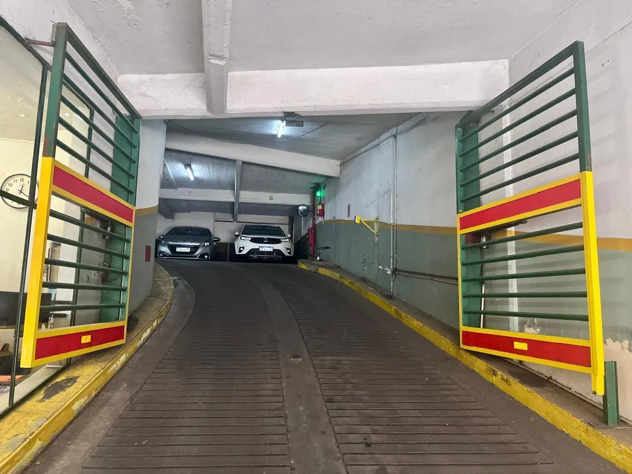VENTA Cochera en Recoleta (a 100mt de Av. Santa Fe) 3