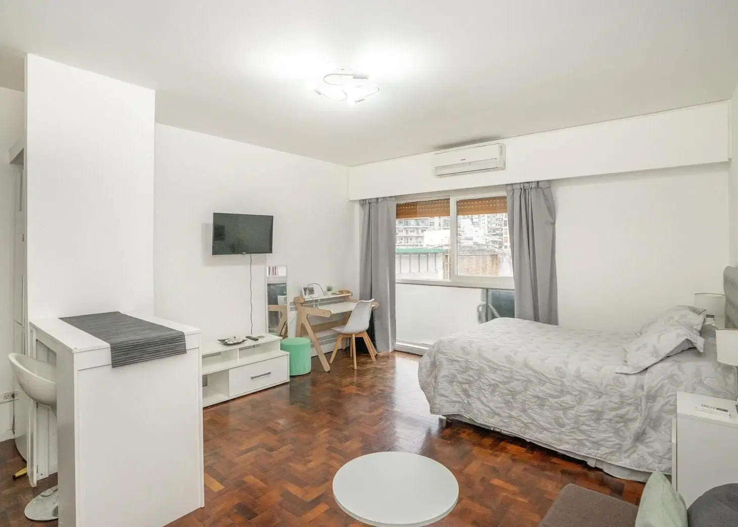 VENTA MONOAMBIENTE AL FRENTE EN RECOLETA 5