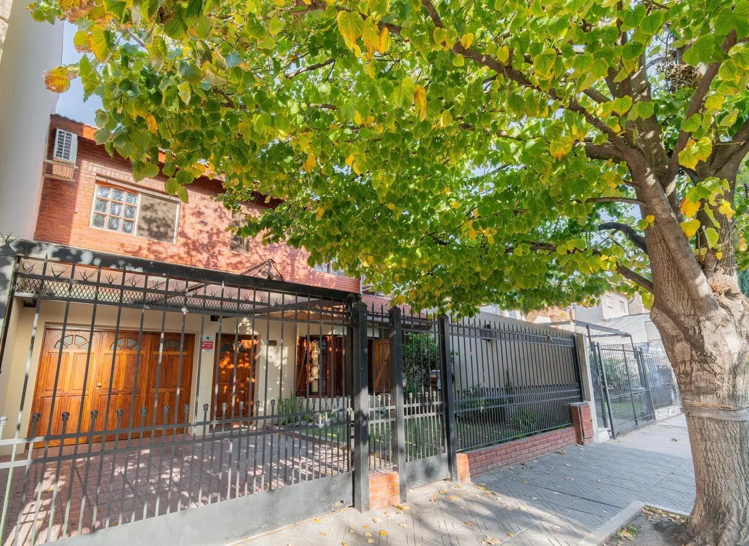 Venta Casa 6 Ambientes Cochera Jardín Quincho Piscina en Mataderos 4