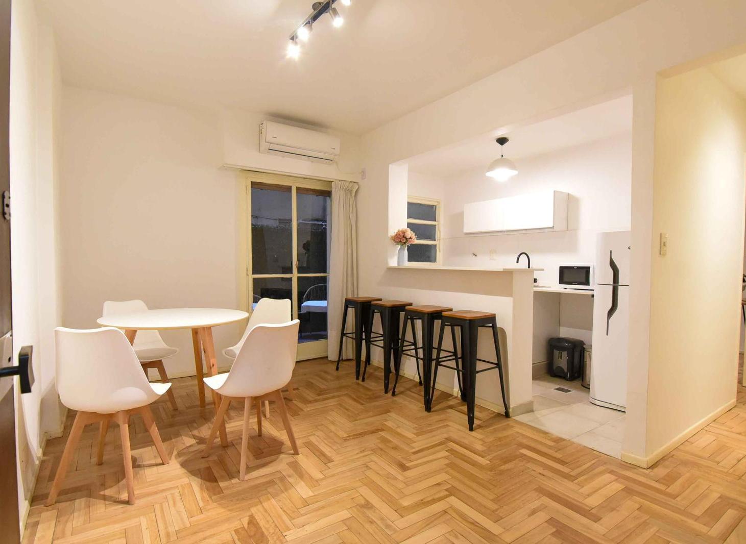VENTA DEPARTAMENTO DOS AMBIENTES CON PATIO RECOLETA REFACCIONADO A NUEVO - EXCELENTE UBICACION