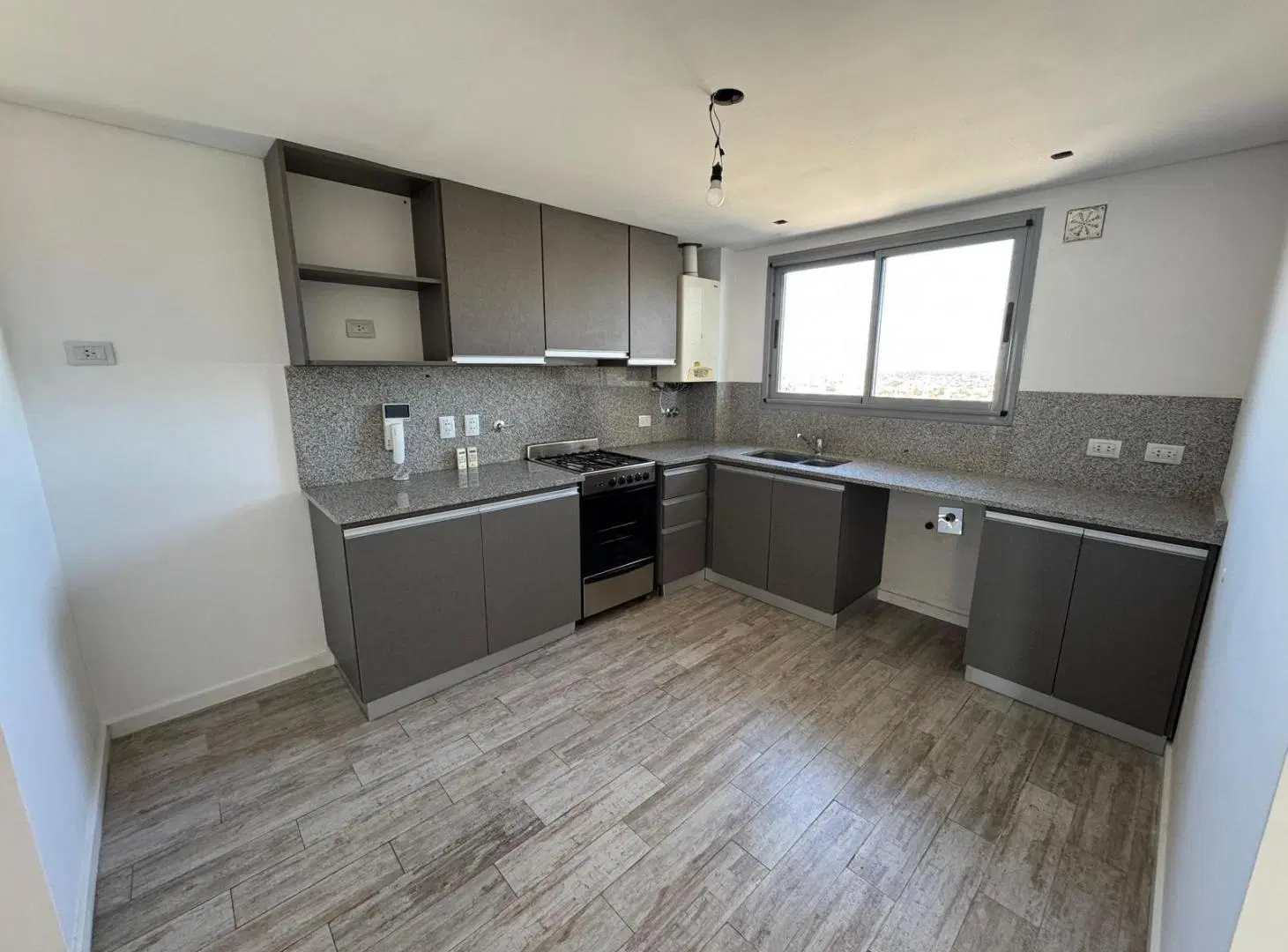 VENTA 4 AMB C/ PARRILLA, PISO ALTO VISTA AL RIO, PISCINA 5