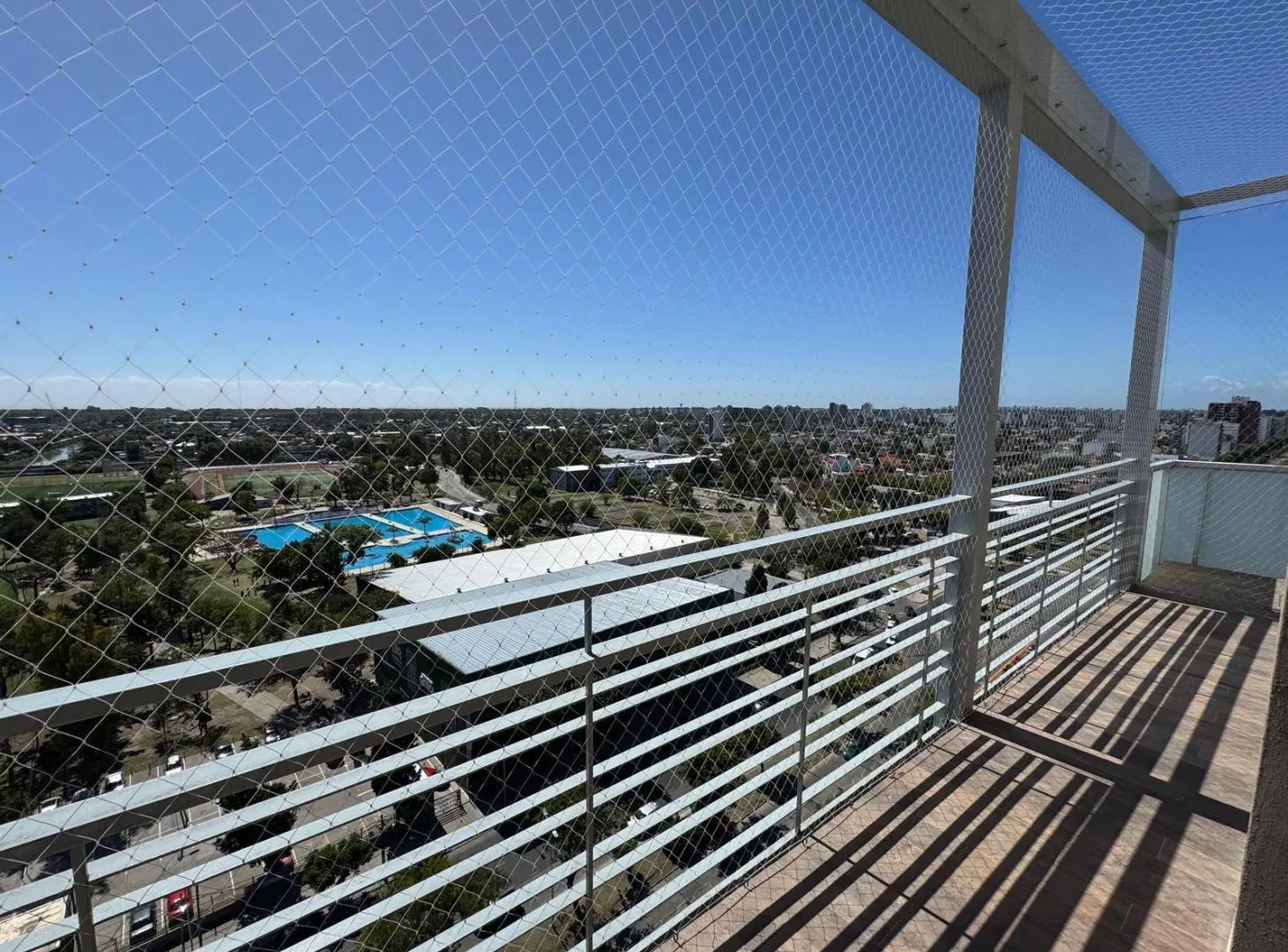 VENTA 4 AMB C/ PARRILLA, PISO ALTO VISTA AL RIO, PISCINA 8