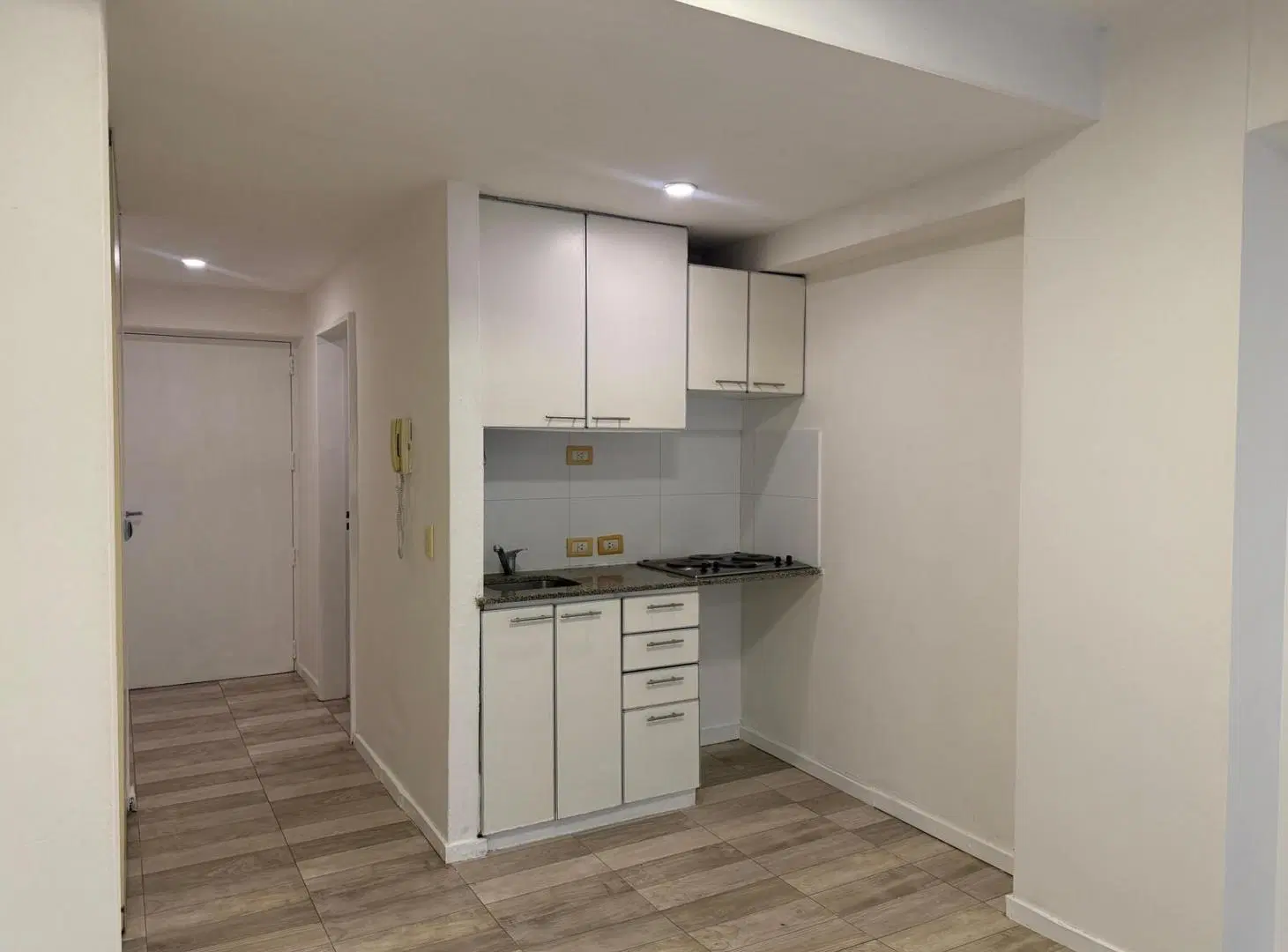 Venta departamento monoambiente con balcón Boedo 5