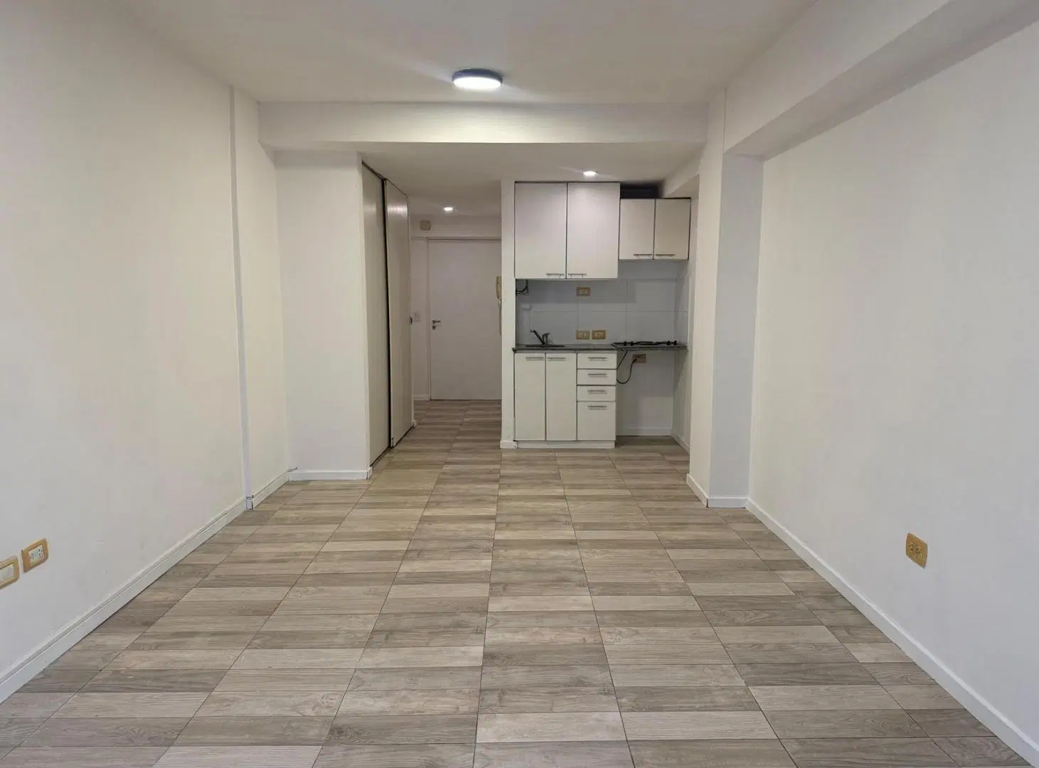 Venta departamento monoambiente con balcón Boedo 8