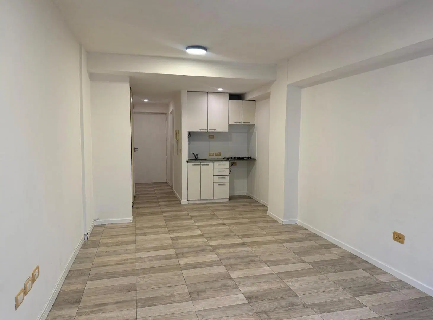 Venta departamento monoambiente con balcón Boedo 2