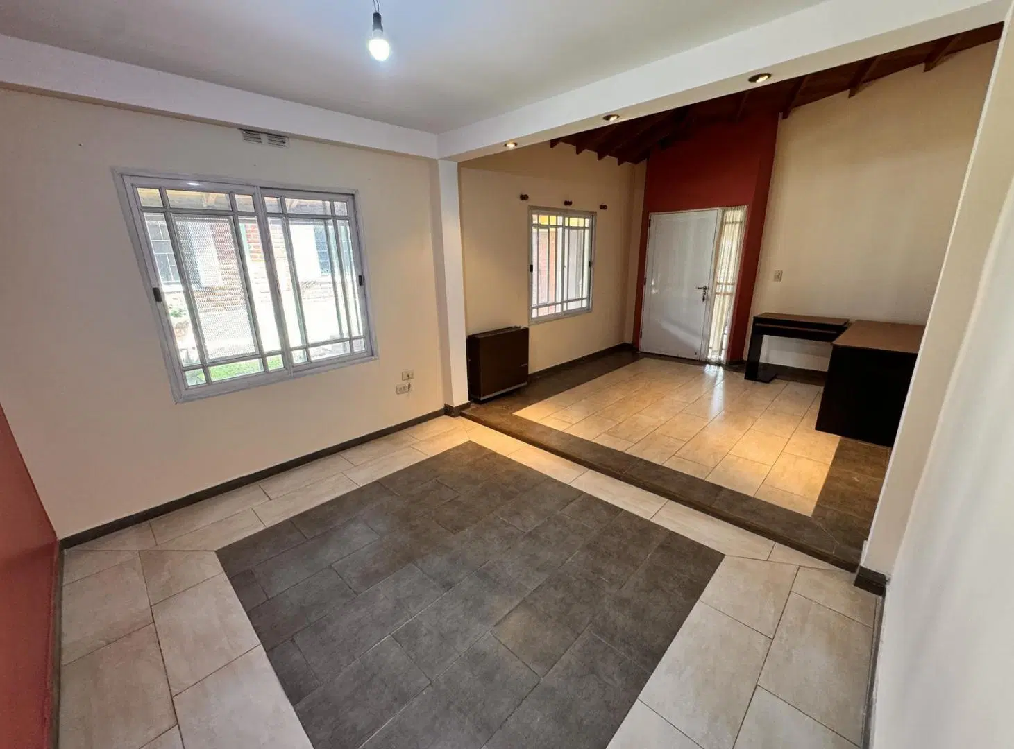 Venta Casa 4 Ambientes y Monoambiente con Cocheras Jardín Parrilla en Villa Celina 4
