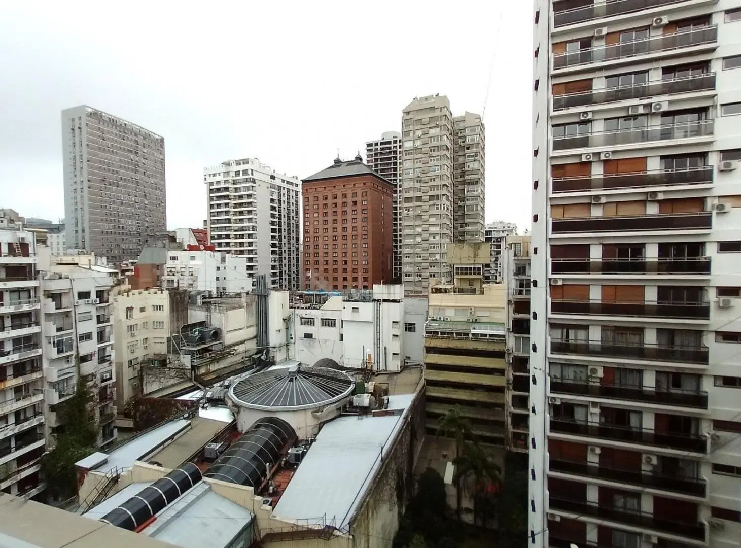 VENTA DEPARTAMENTO MONOAMBIENTE CON SOLARIUM Y LAUNDRY AL LADO DEL PATIO BULLRICH- RETIRO 2