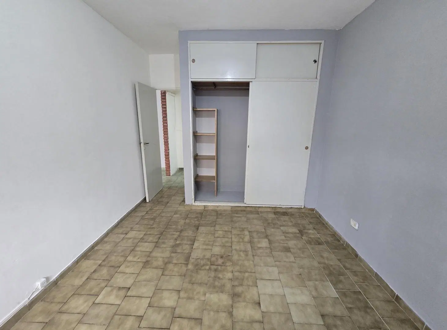 Venta depto 2 ambientes luminoso apto crédito Lomas de Zamora. 4