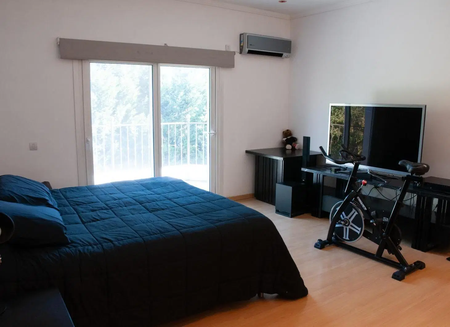 VENTA CASA EN HURLINGHAM - 6 AMB - BARRIO LA LEONOR 2
