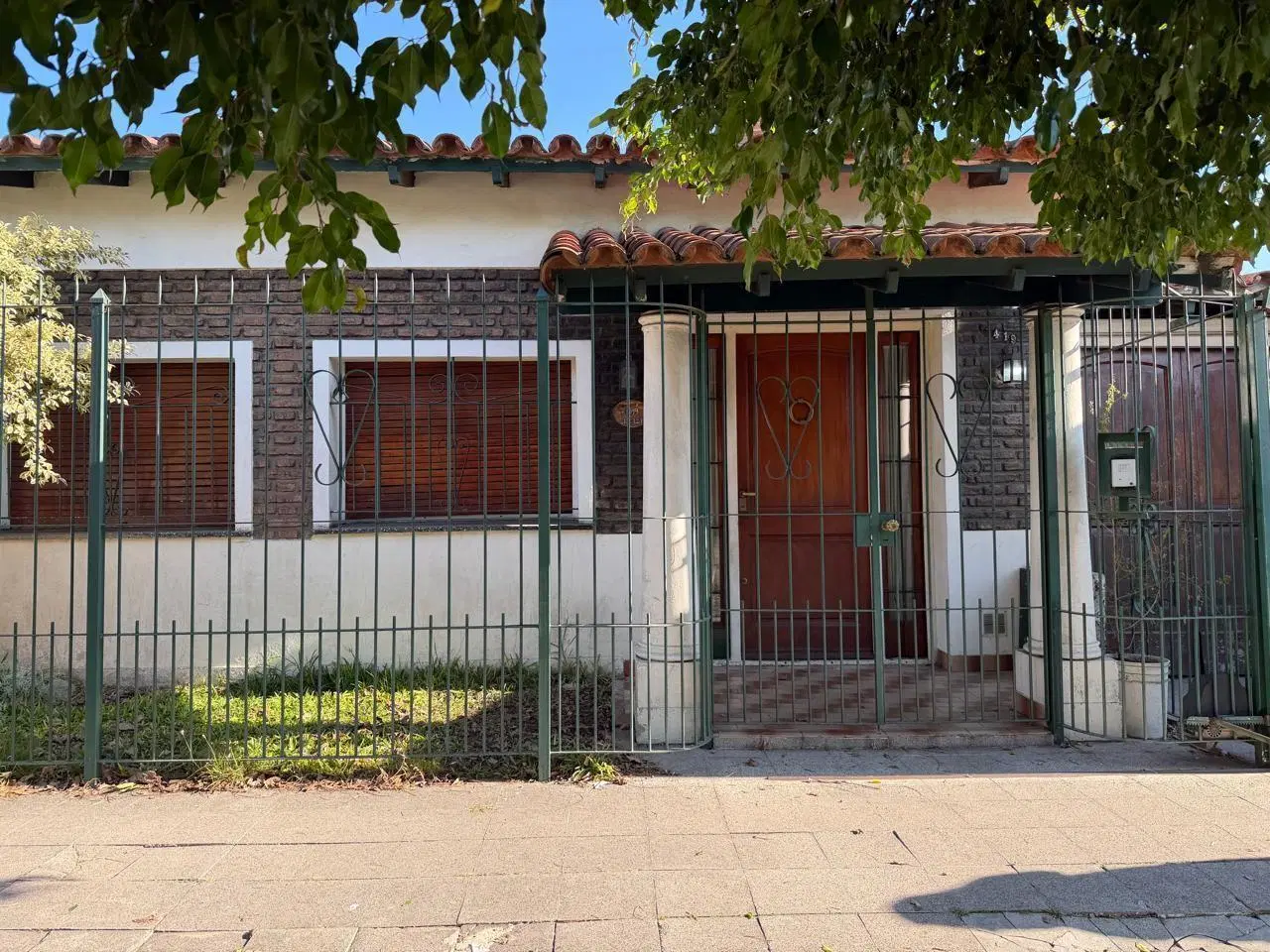 CHALET 4 AMB Jardín y  Quincho EN TEMPERLEY ESTE 2