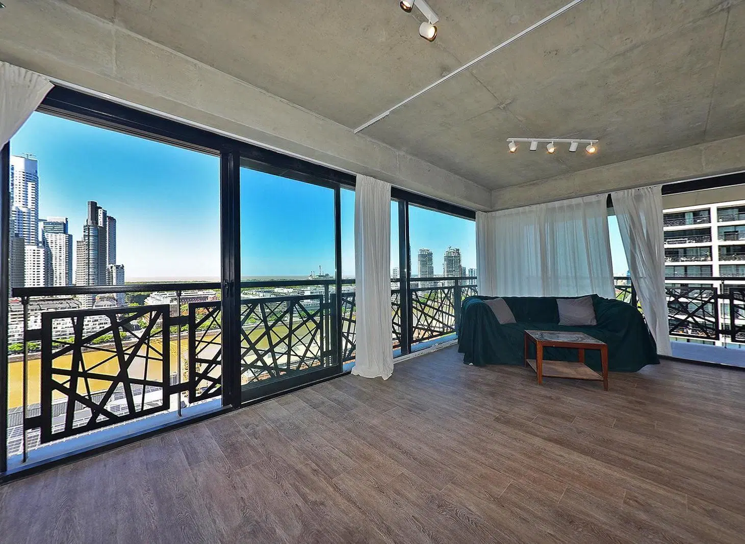VENTA 2 AMBIENTES QUARTIER DEL BAJO BALCON COCHERA 5