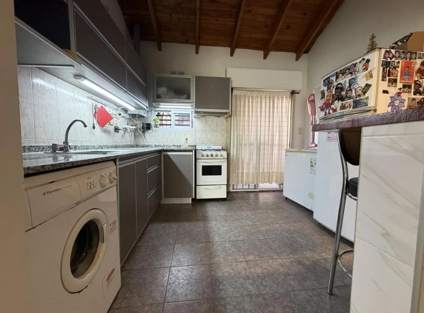 Casa con Pileta Climatizada y Quincho | 4 Ambientes en Altos del Castillo 8