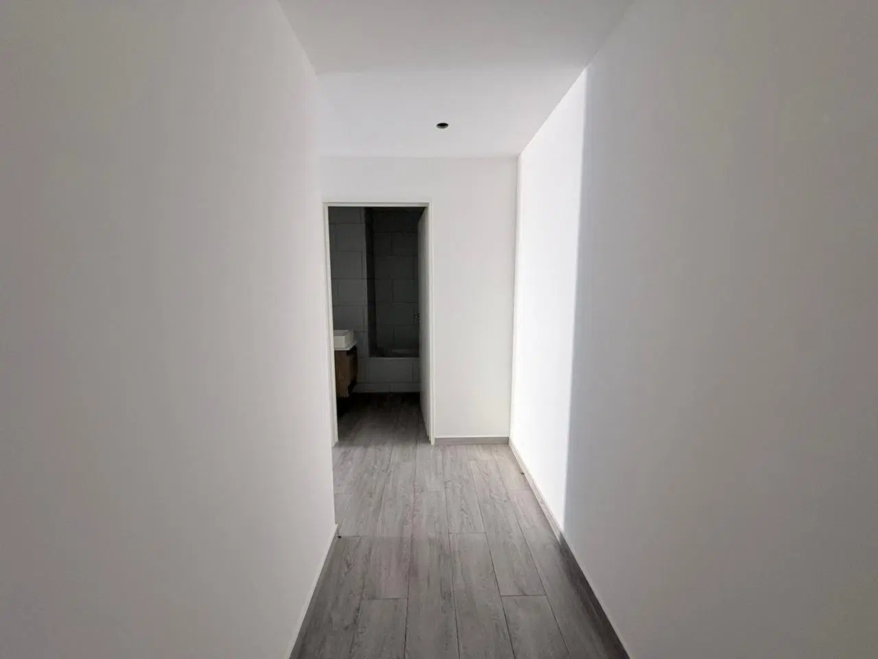 VENTA Monserrat MONOAMBIENTE con balcón luminoso 4