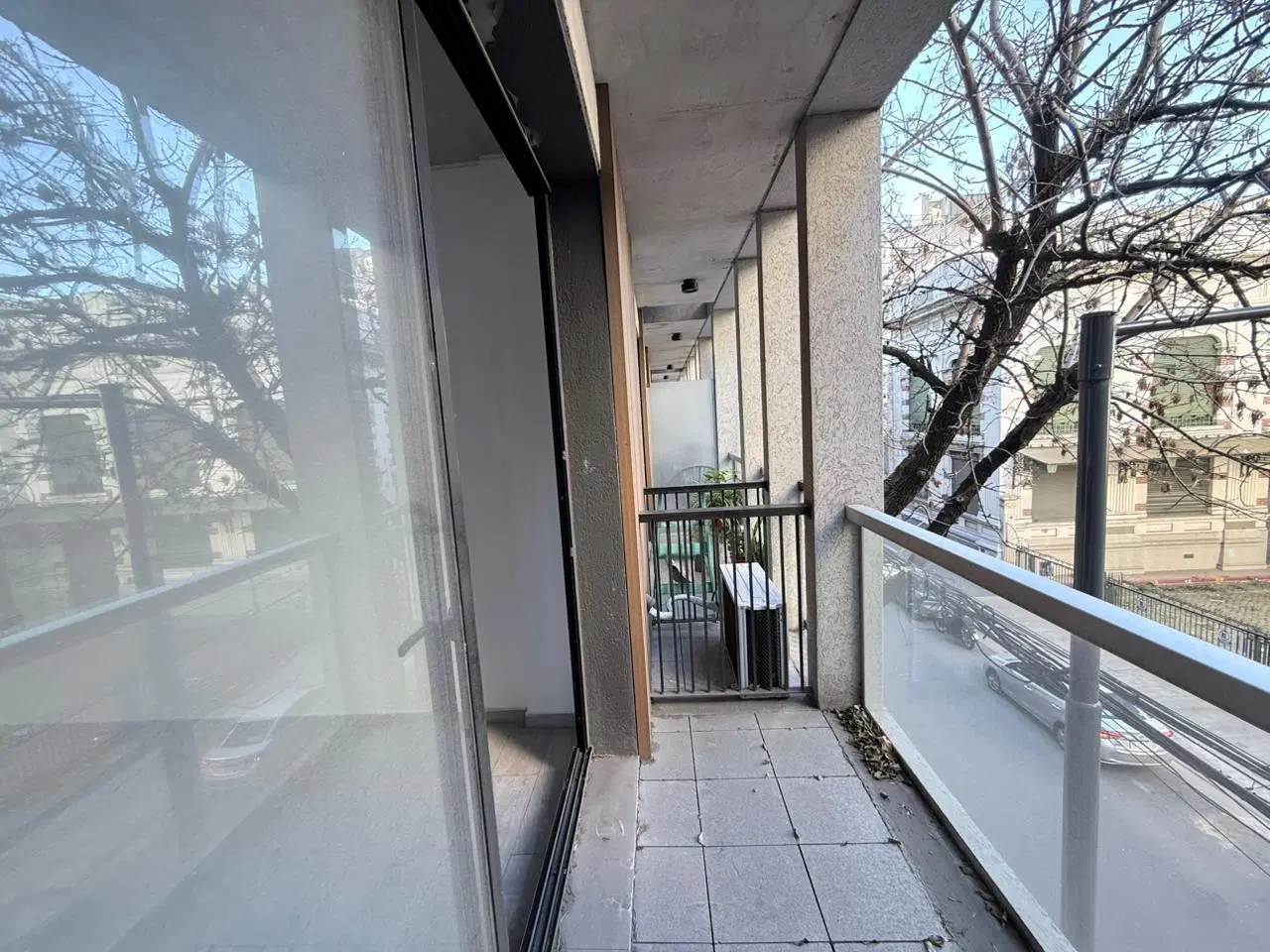 VENTA Monserrat MONOAMBIENTE con balcón luminoso 3