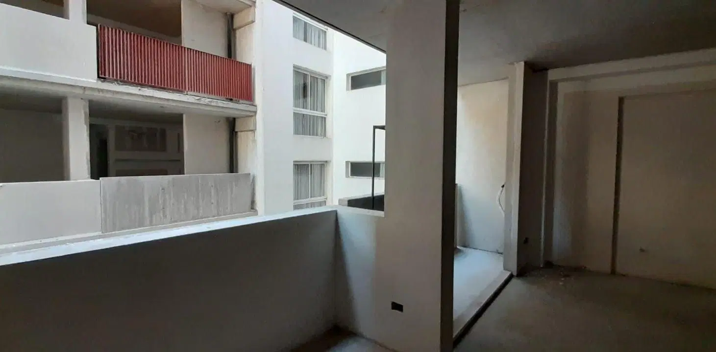 Monoambiente en construcción con balcón 3