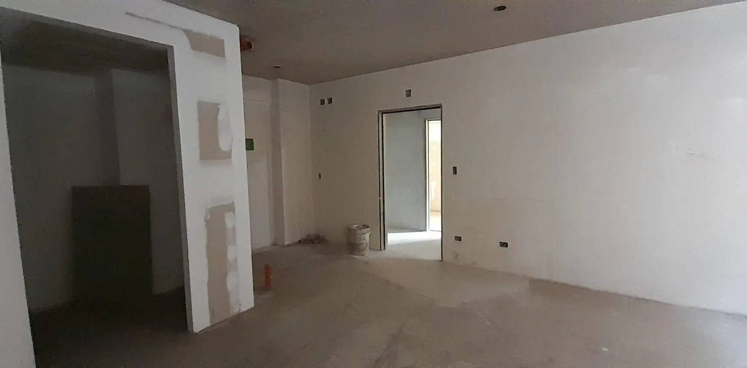 Monoambiente en construcción con balcón 8