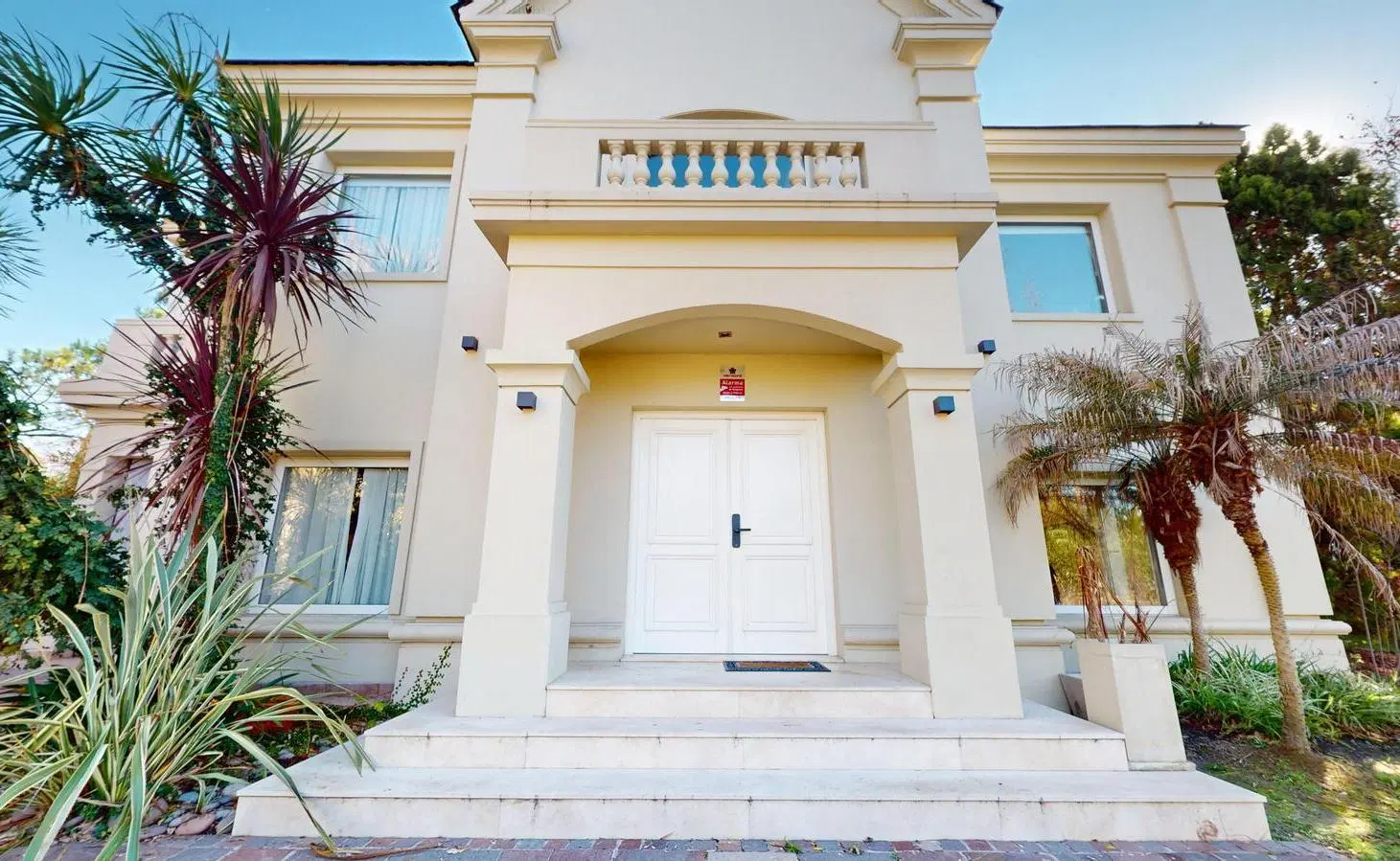 Venta casa en Solar del Bosque, Canning, Calidad Premium, con pileta climatizada. 2