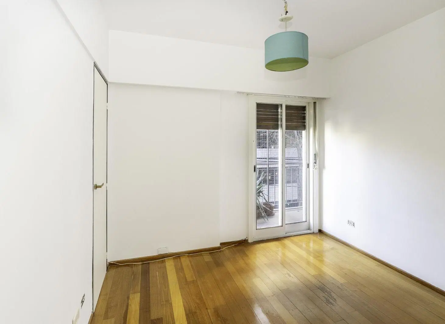 Venta depto 4 amb y depend y balcón Belgrano 8
