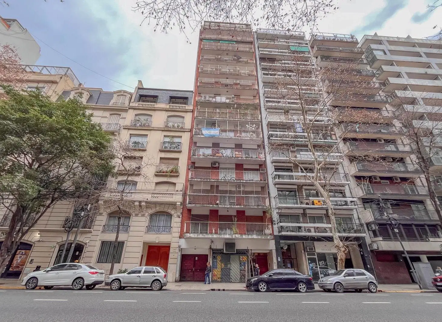 Excelente 2 Ambientes sobre Av. Pueyrredón al 1700, Recoleta 3