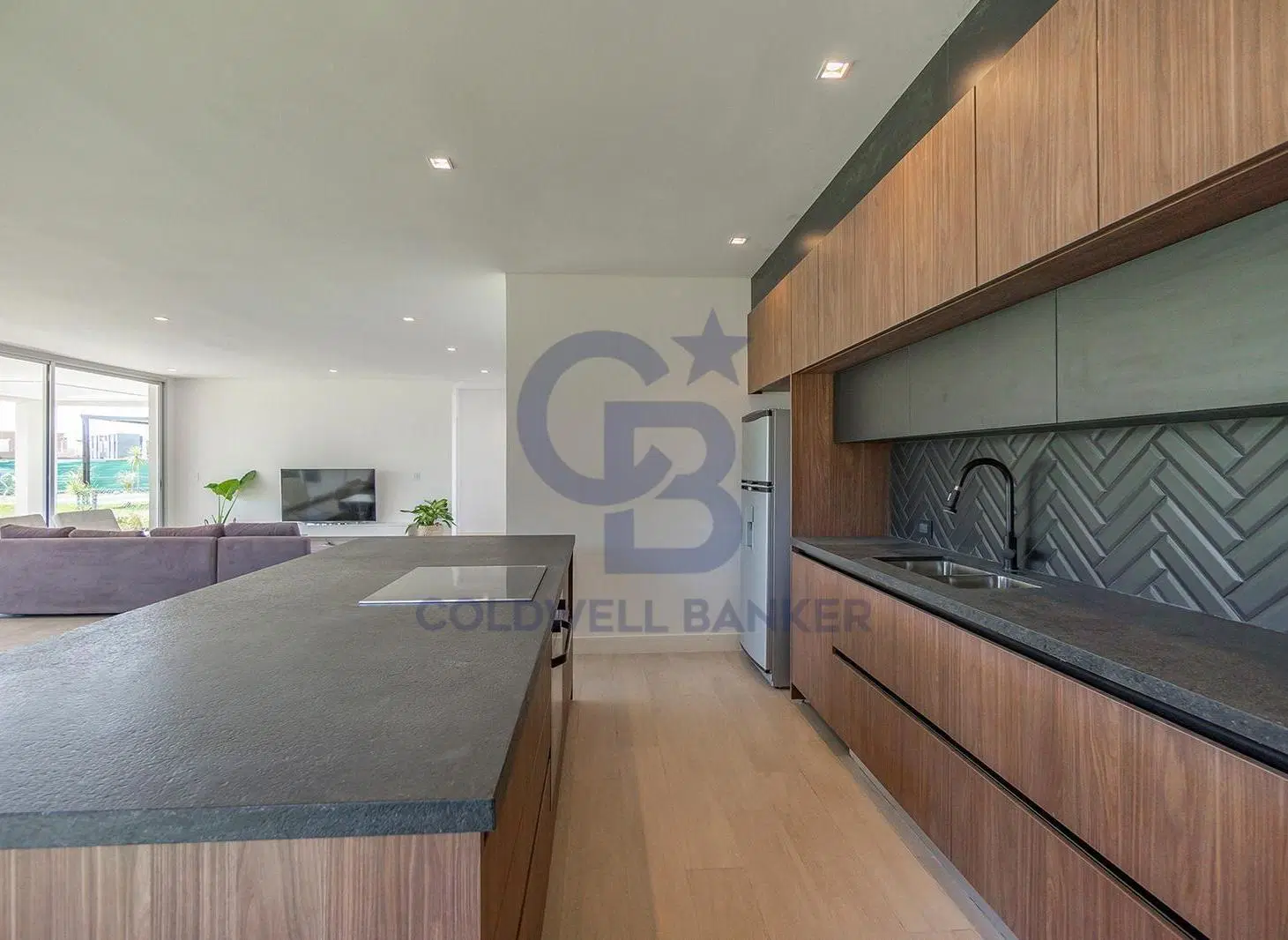 ALQUILER CASA 5 AMBIENTES CON PILETA EN TERRALAGOS 5