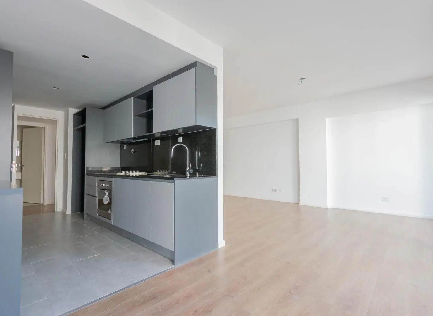 VENTA DEPTO 4 AMB CON DEP. Y COCH. FULL AMENITIES 5
