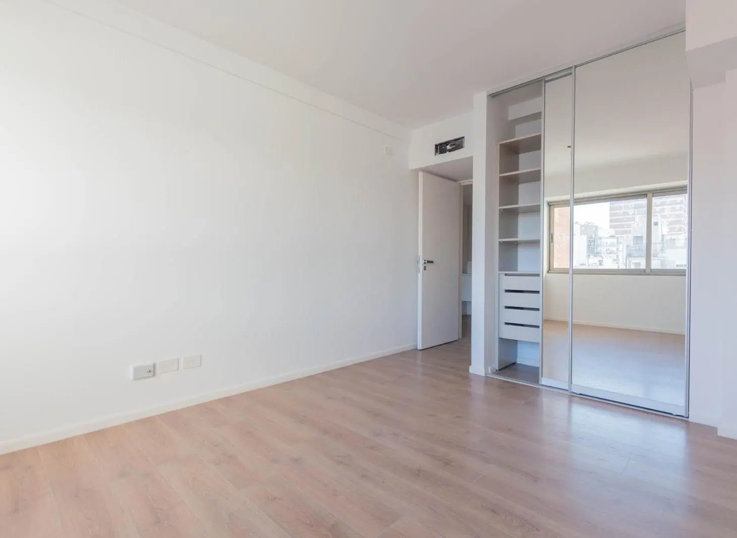 VENTA DEPTO 4 AMB CON DEP. Y COCH. FULL AMENITIES 8