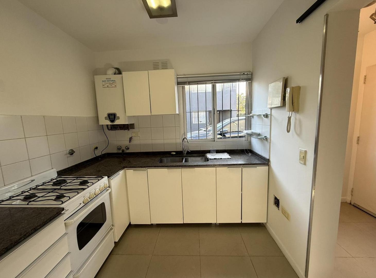 Foto de Alq PH tipo Casa 4 Amb San Isidro Beccar c/Pileta y Cochera en, imagen 4