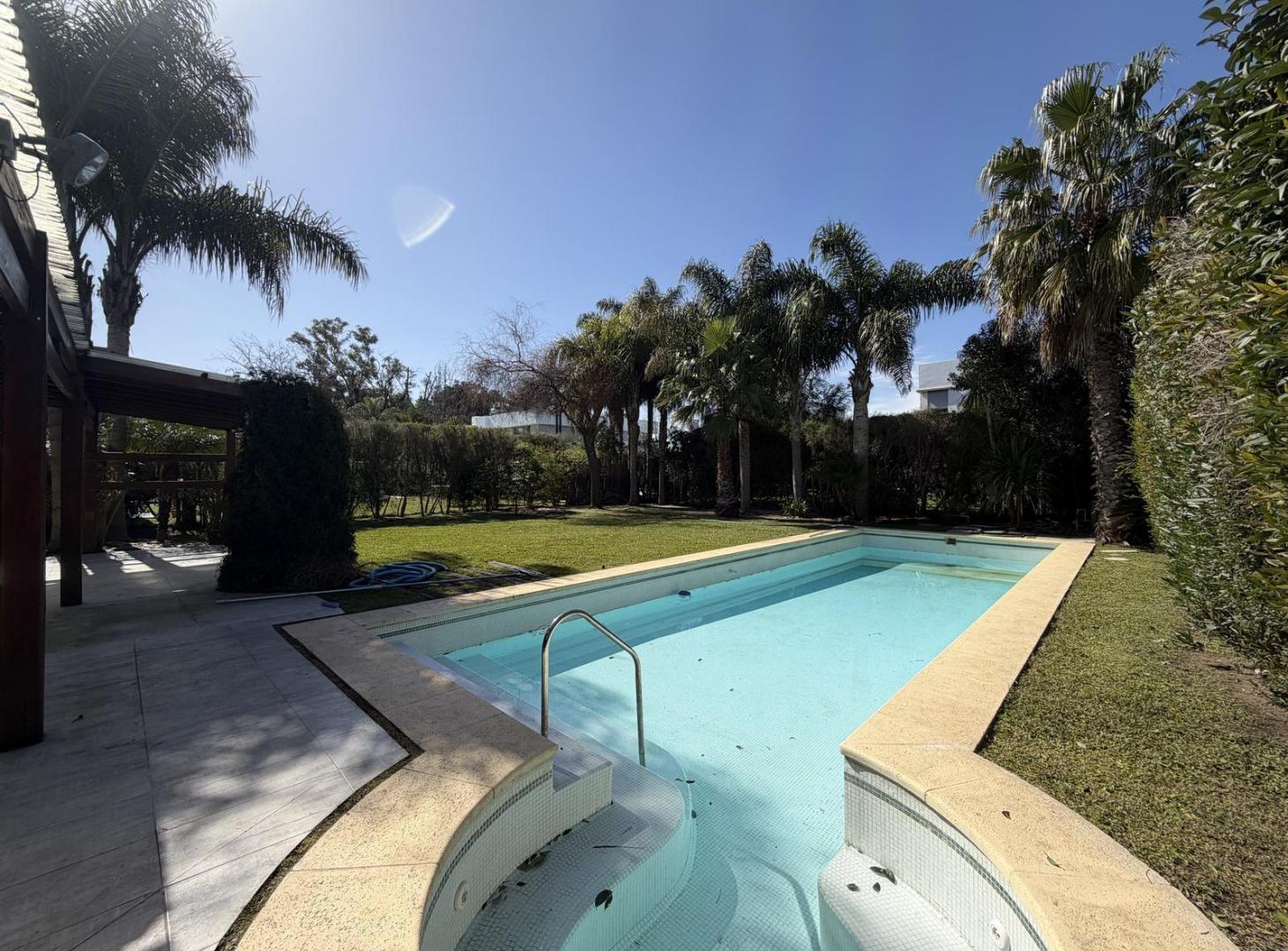 Foto de Venta Casa 5 ambientes Fincas de Iraola II con Piscina Climatizada, imagen 1