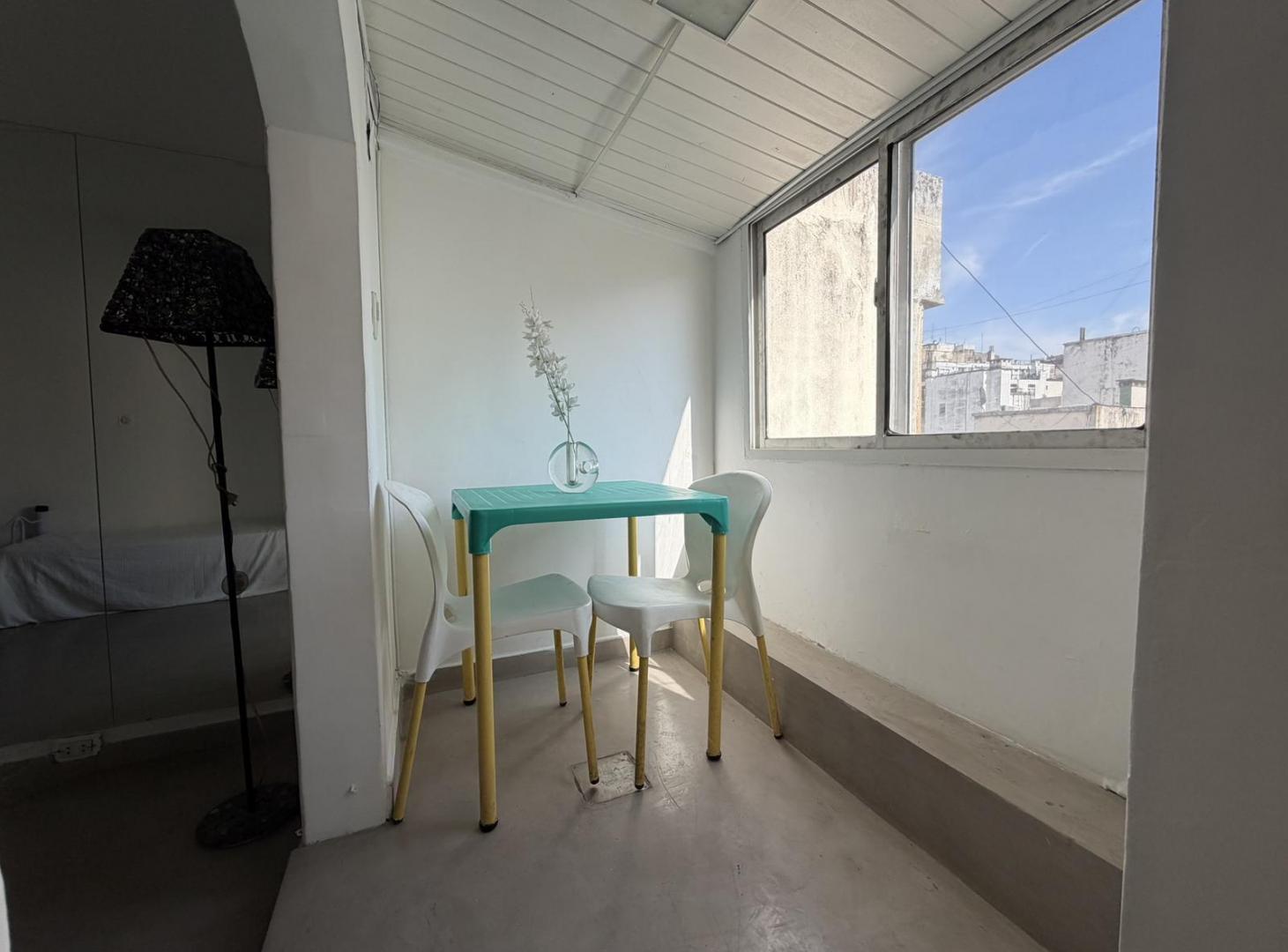 Foto de PISO ALTO AL FRENTE | NORTE | MONOAMBIENTE RECICLADO | MUY LUMINOSO, imagen 2
