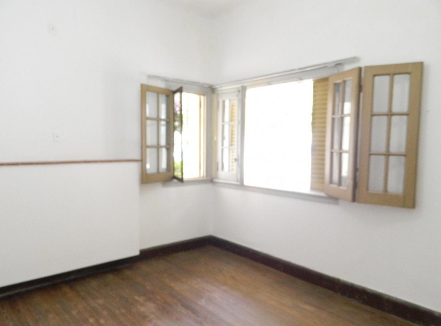 Foto de VENTA PH TIPO CASA MORON C/ JARDIN Y COCHERA, imagen 2