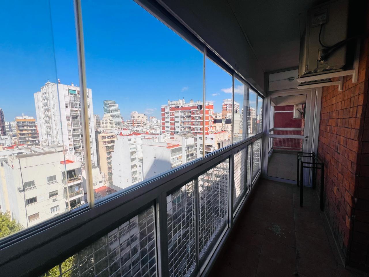 Foto de Exclusivo 3 ambientes piso alto con dependencia, cochera y baulera, imagen 1