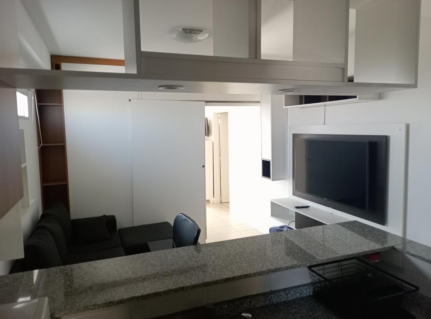 Foto de Gran Depto Monoambiente dividido c/ Baulera, Balcón y Parrilla, Parque, imagen 3