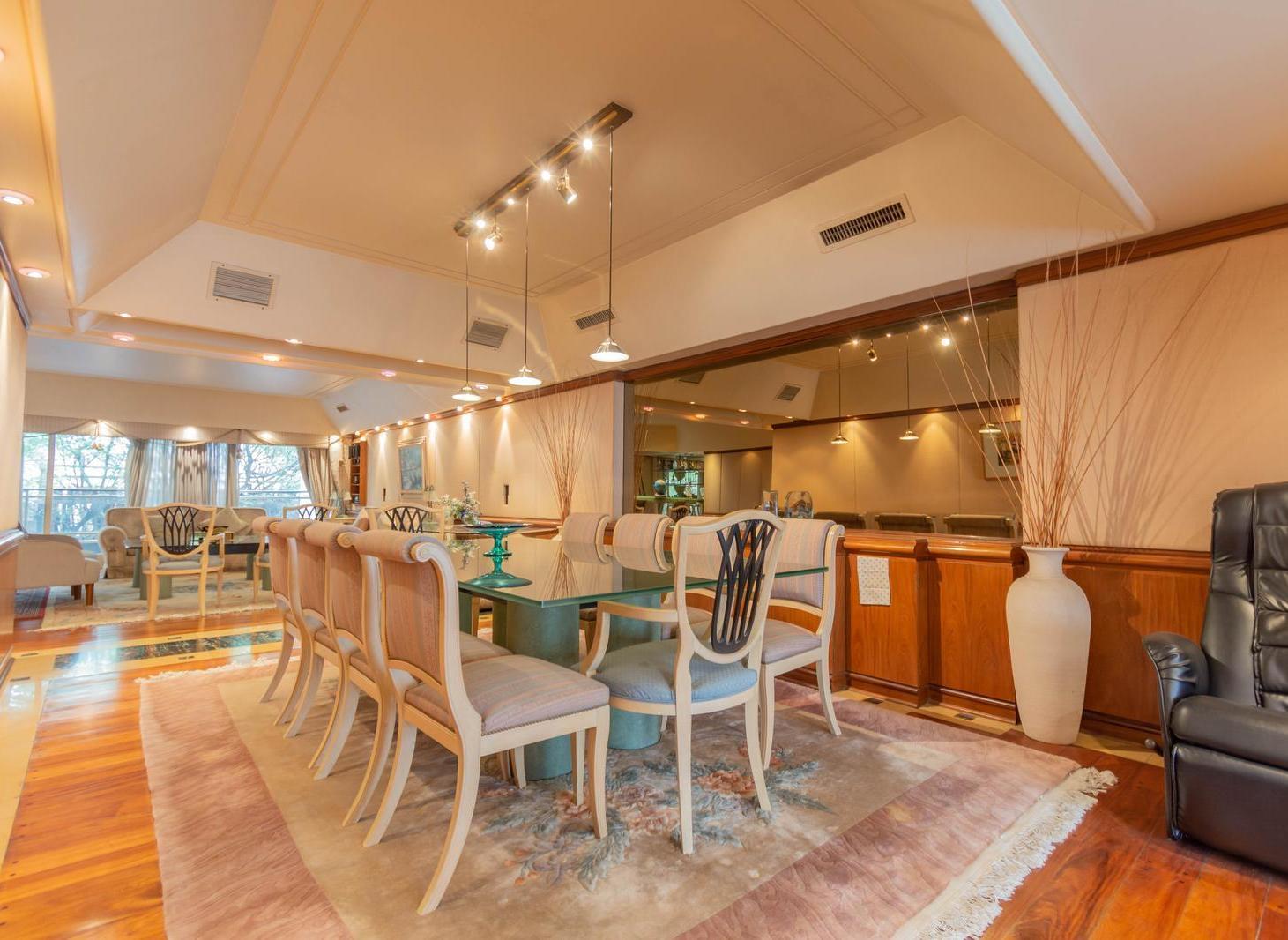 Foto de VENTA PISO BELGRANO CON DOS COCH Y PILETA, imagen 1