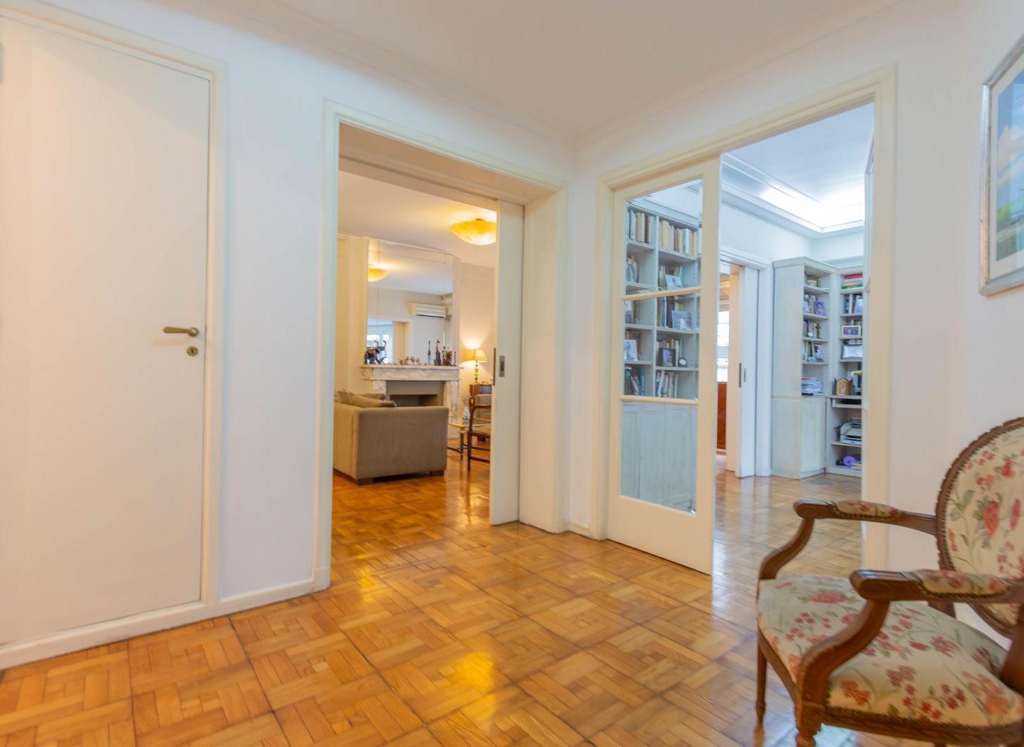 Foto de Departamento en venta, piso entero + espacio guardacoche, imagen 3
