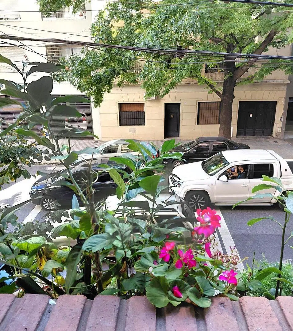 Departamento 3 ambientes con BALCON y patio - Parque Centenario 2