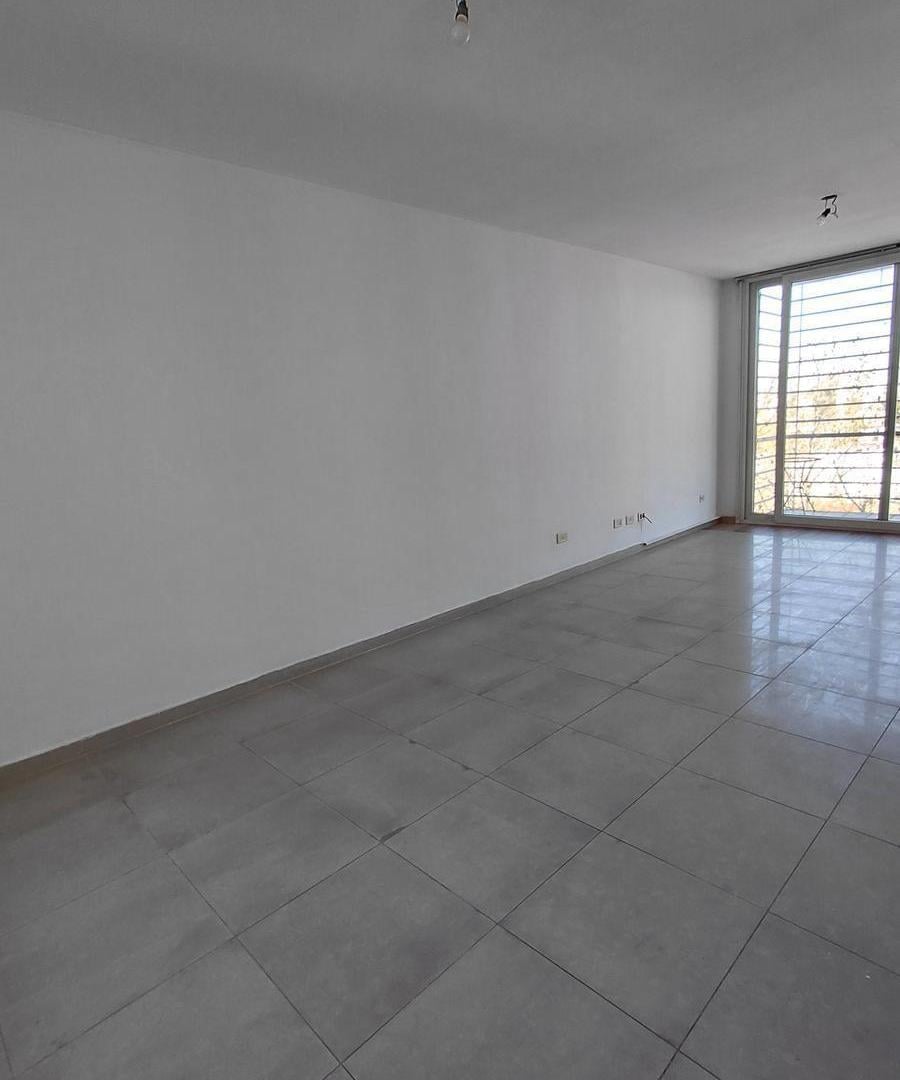 Foto de Venta monoambiente con BALCON y ventana LUMINOSO, VISTA ABIERTA, imagen 2