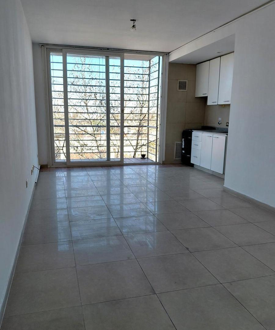 Venta monoambiente con BALCON y ventana LUMINOSO, VISTA ABIERTA
