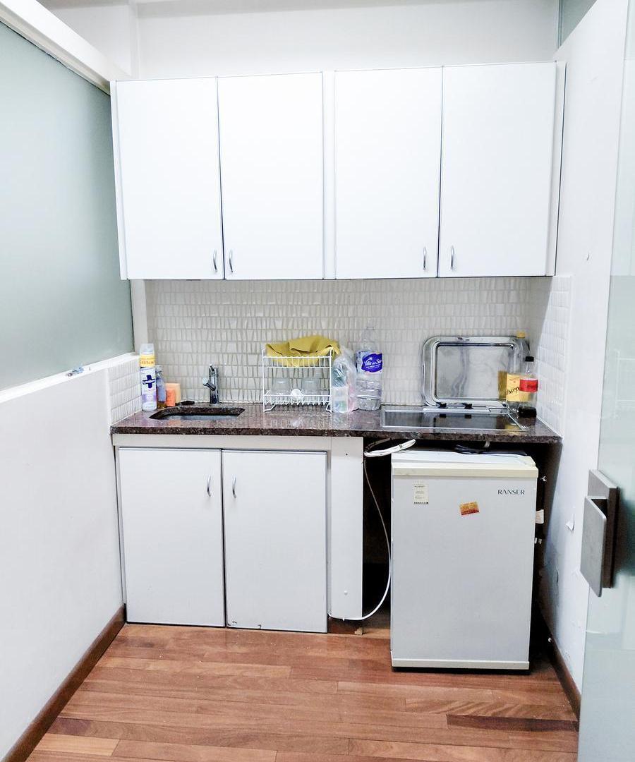 Foto de Oficina con baño privado y kitchinet, imagen 1