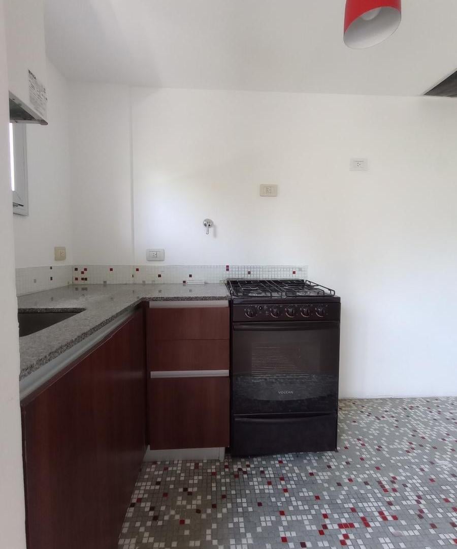 Foto de COMODO MONOAMBIENTE + EXCELENTE VISTA AL VERDE + Cochera, imagen 5