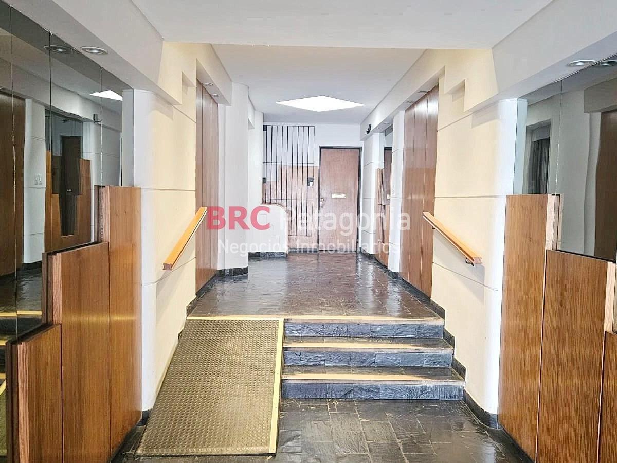 Oficina en Venta y Alquiler con Vista Al Lago 1
