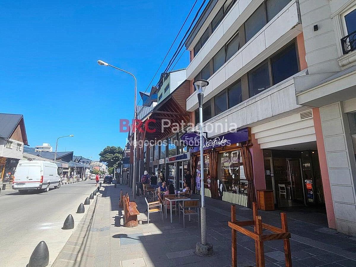 Oficina en Venta y Alquiler con Vista Al Lago 5