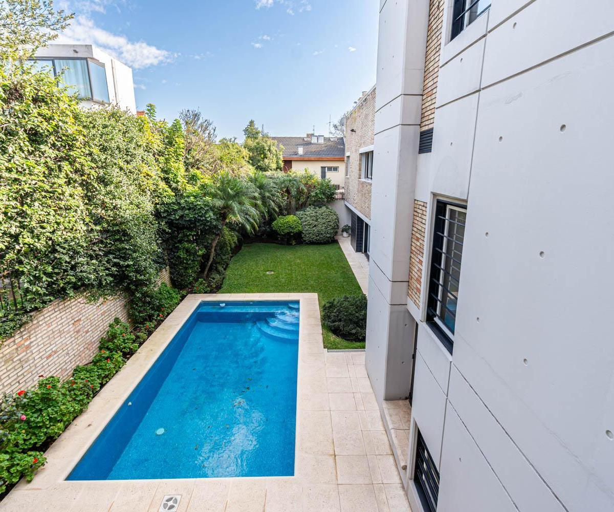 Diseño Atemporal, Amplitud y Jardín con Piscina: La Casa Soñada 2