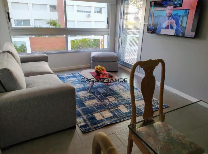Apto de 1 dormitorio y medio en playa mansa 1