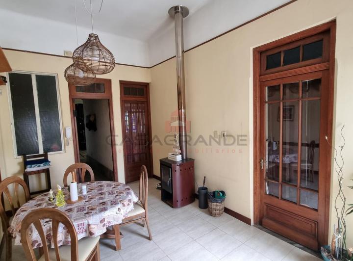 Casa en  venta - 2 baños ,4 dormitorios, escritorio, azotea 4