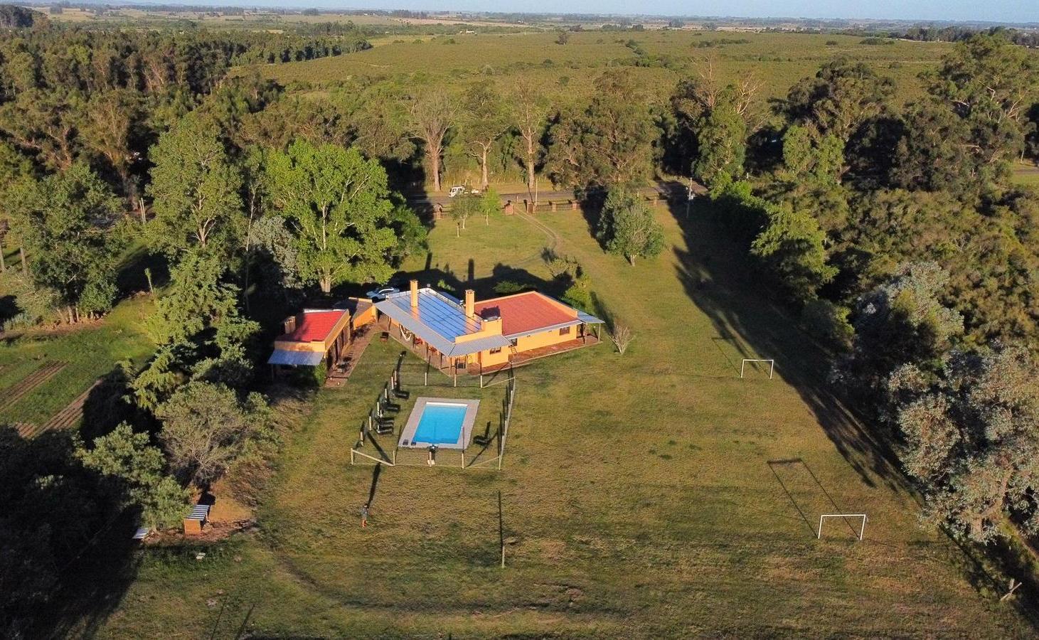 Camino de los Ceibos. Chacra con casa y piscina.