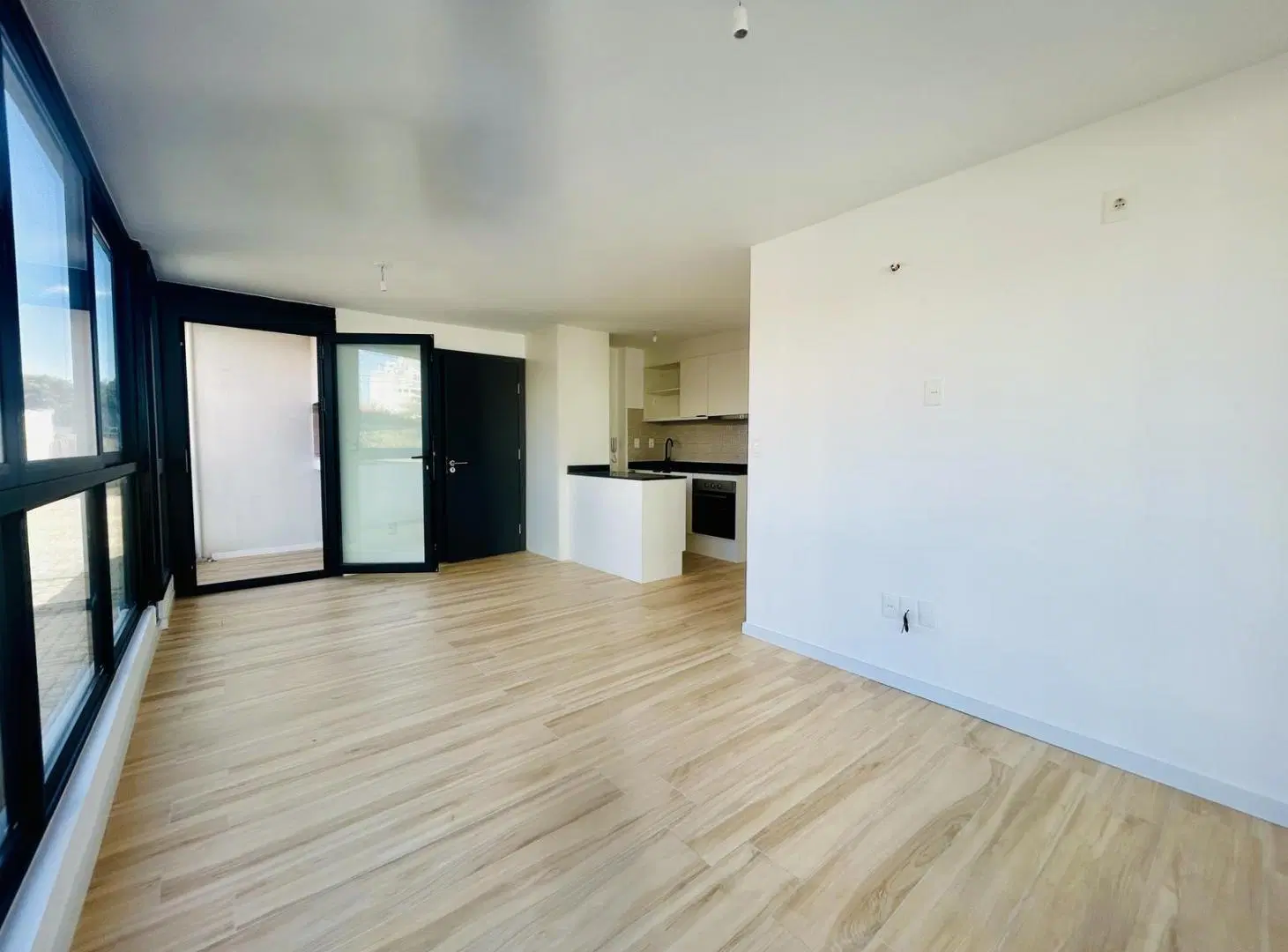 Venta apartamento de 2 dormitorios con gran terraza en Punta del Este 5