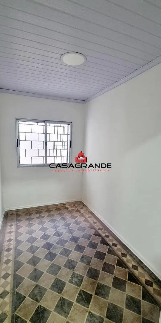 Departamento en planta baja, 2 dorm, patio 5