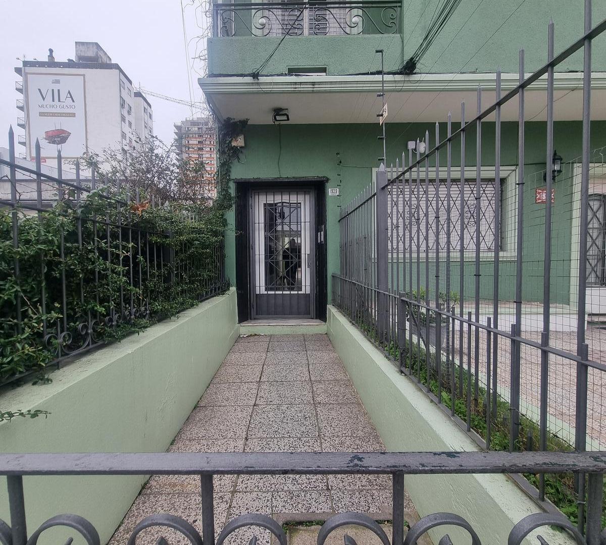 Foto de Apartamento a escasos metros de Av. Italia! Dúplex, acepta banco!, imagen 1