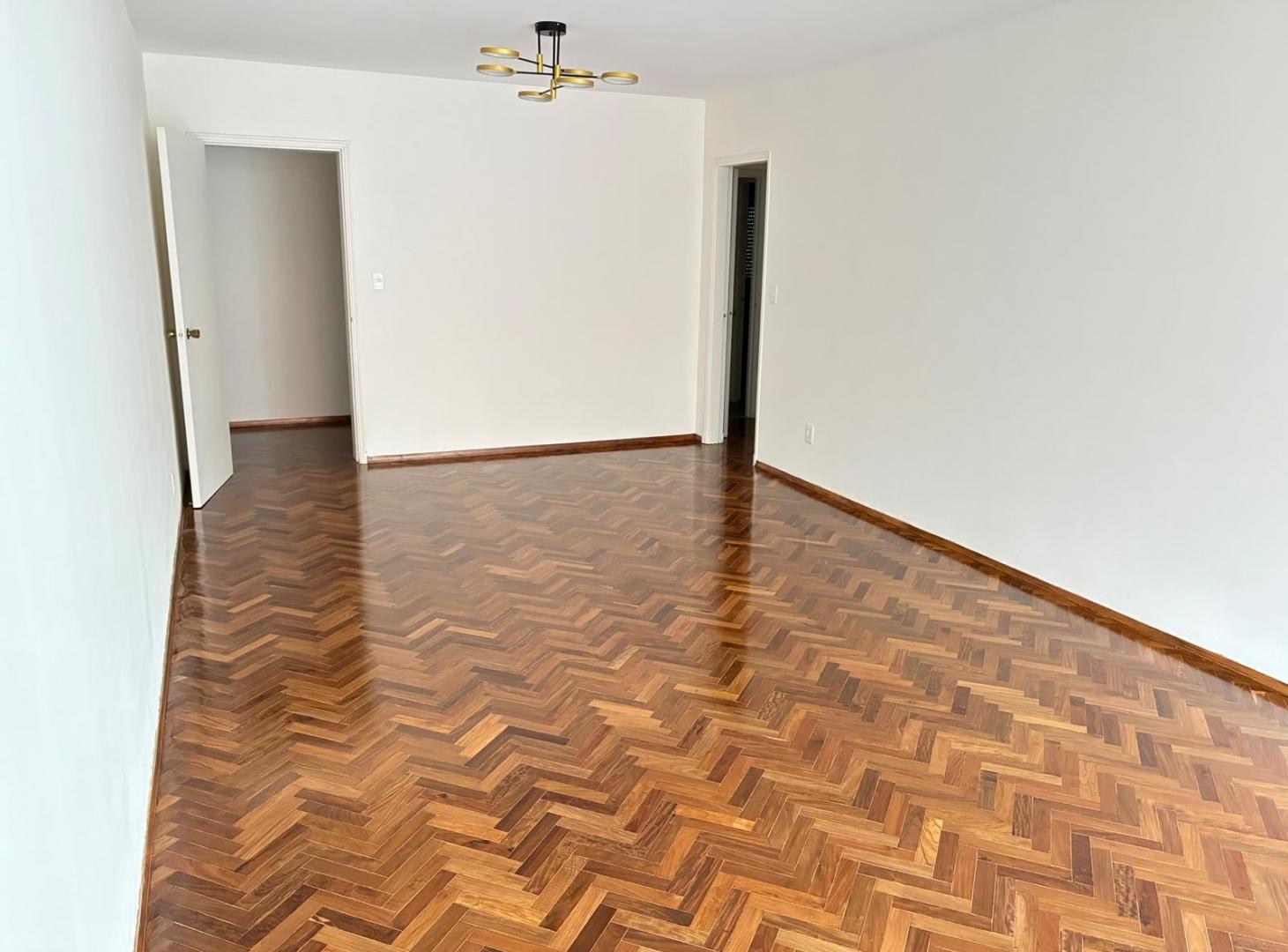 Foto de Departamento en Pocitos, piso medio, 3 dormitorios y garage., imagen 1
