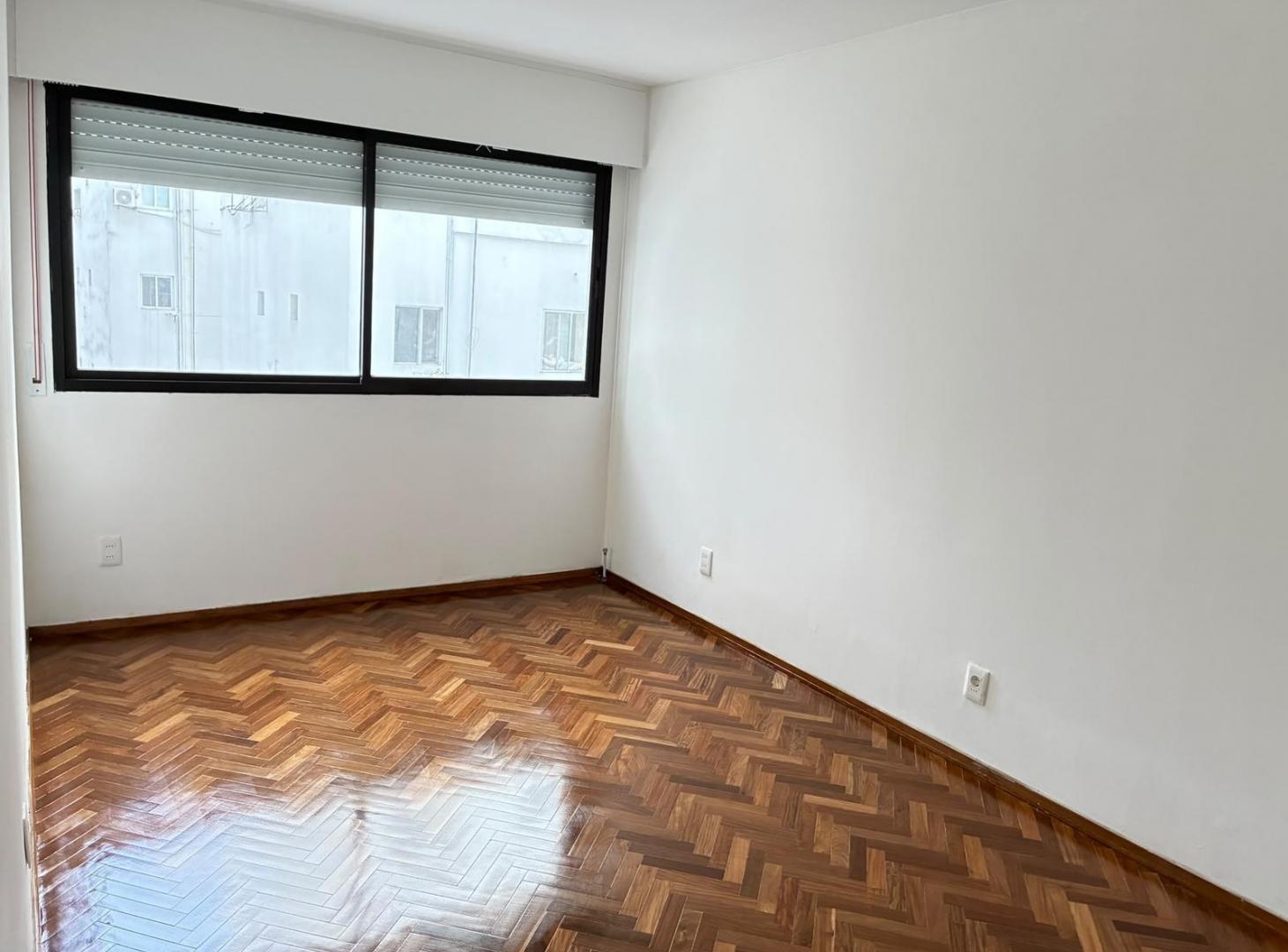 Foto de Departamento en Pocitos, piso medio, 3 dormitorios y garage., imagen 4